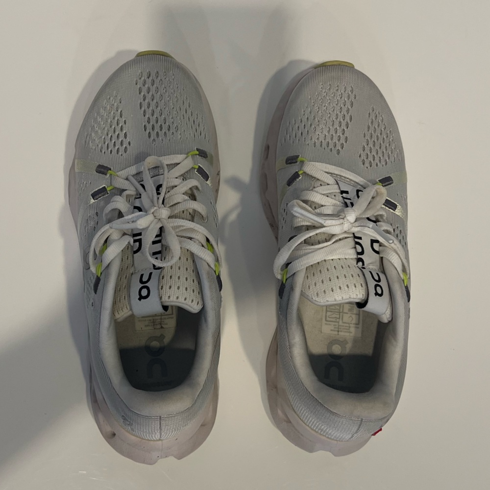 On Cloudsurfer - image 3